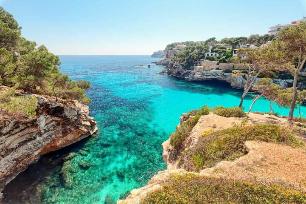 foto del mare di Palma di Maglirla come meta per Capodanno 2025 al caldo